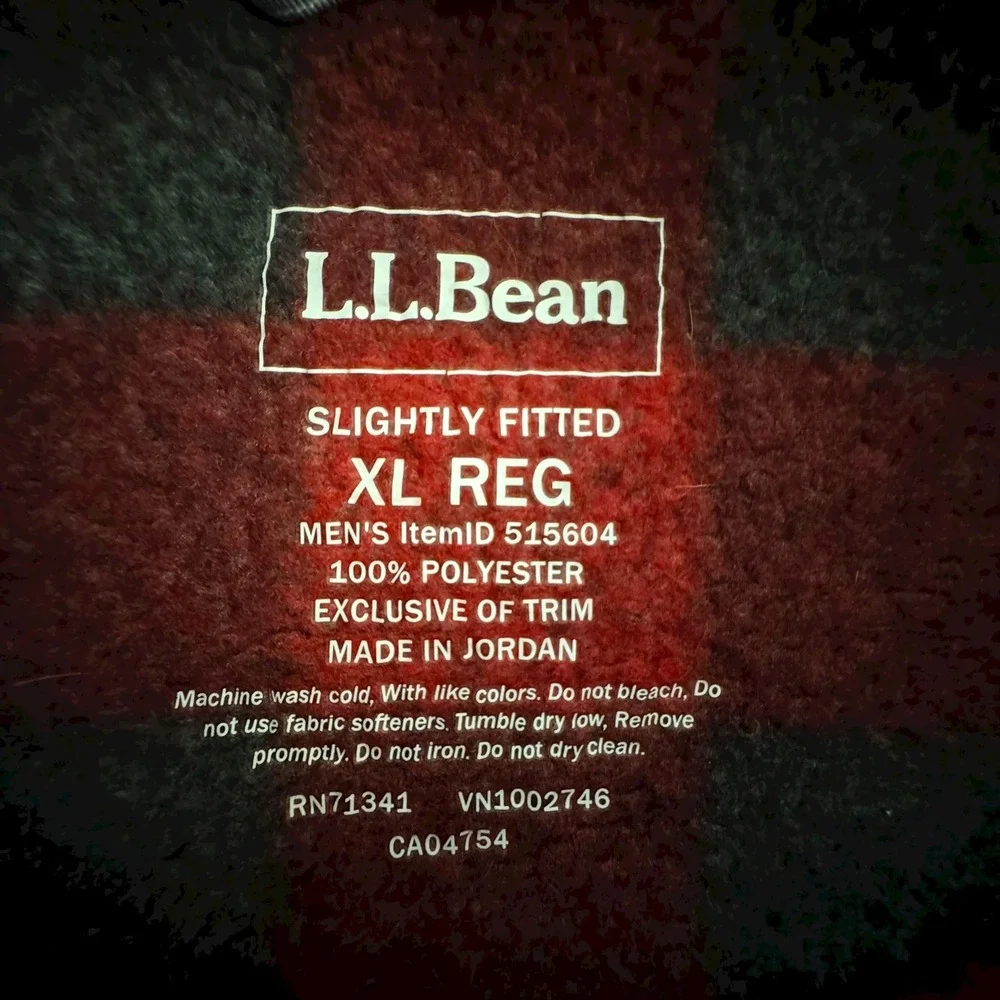 LL Bean Mens XL Plaid Flannel Shirt Jacket Red Black Slightly Fitted Snap Front‎